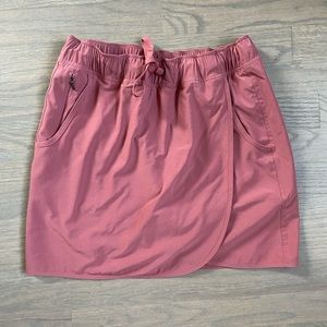 Patagonia Fleetwith womens skort size Small, color Spanish red